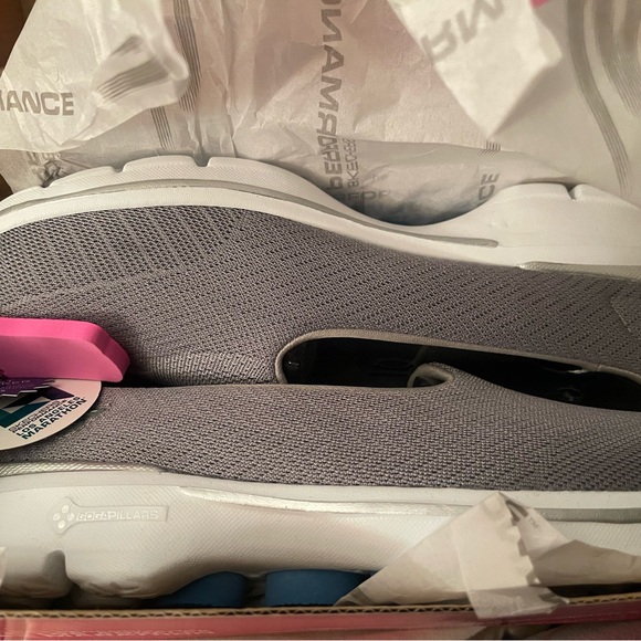 Sketchers Go Walk 3 women’s size 10 gray & white - Picture 2 of 8